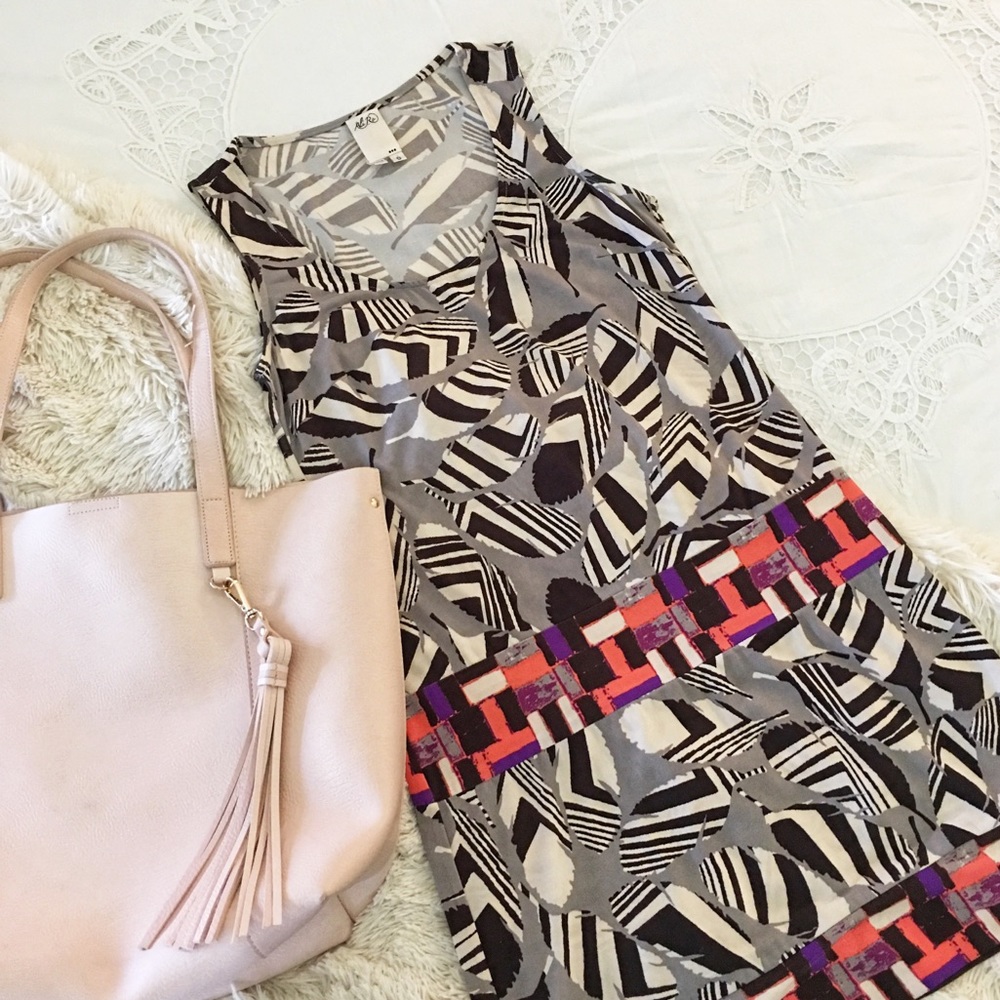 👌 Ali Ro • leaf print pink + brown shift dress